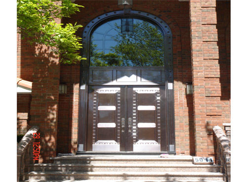 中寶天一銅門裝飾的藝術(shù)：浮雕、鏤空、鑄鋁板有什么不同